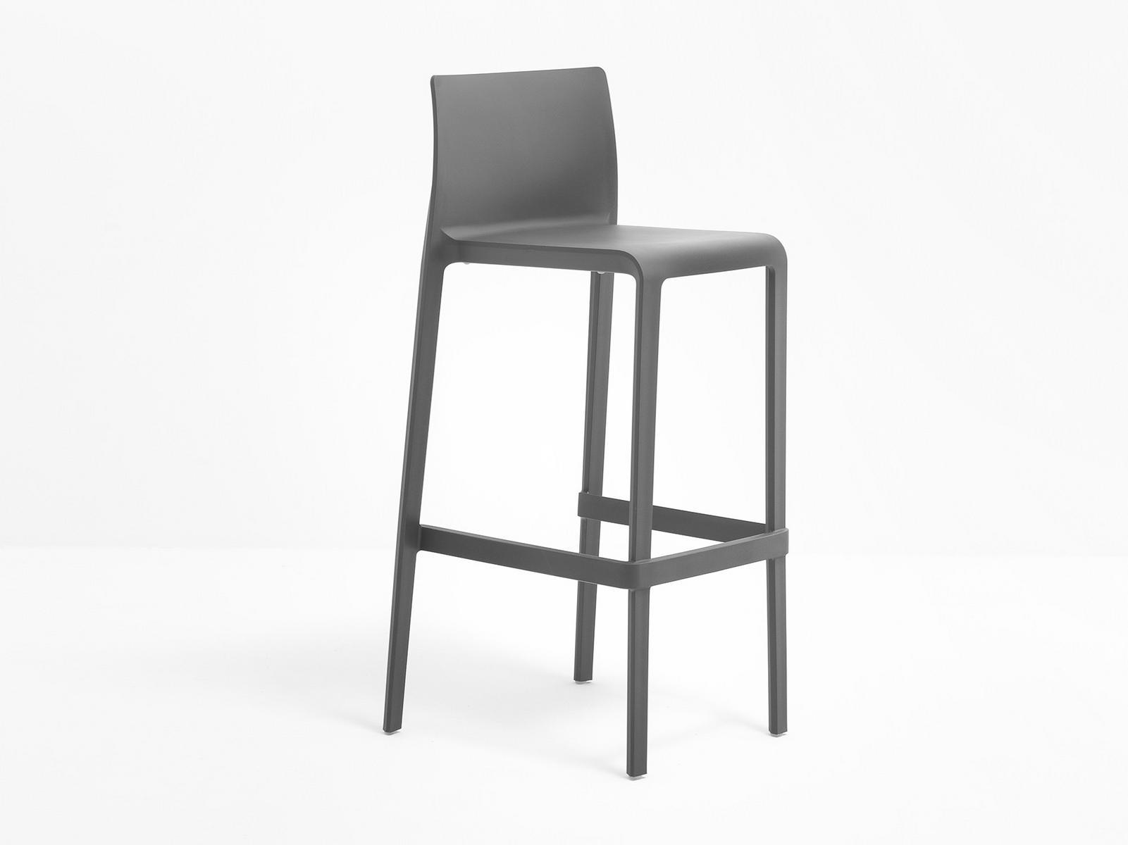 Stackable polypropylene stool | Volt 678 by Pedrali
