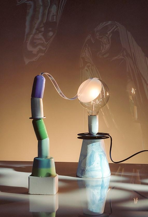 LED direct light sandblasted glass table lamp | Lampadina by Flos