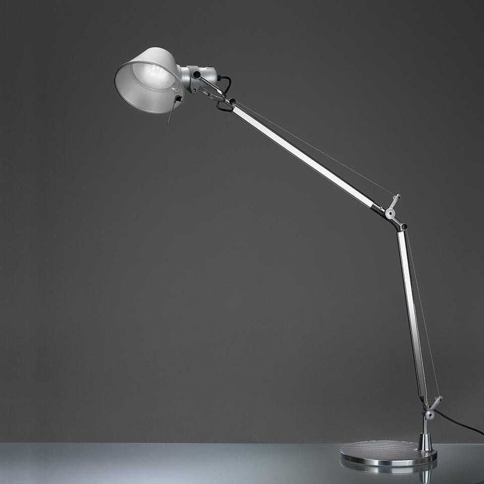 Direct light aluminium table lamp | Tolomeo by Artemide