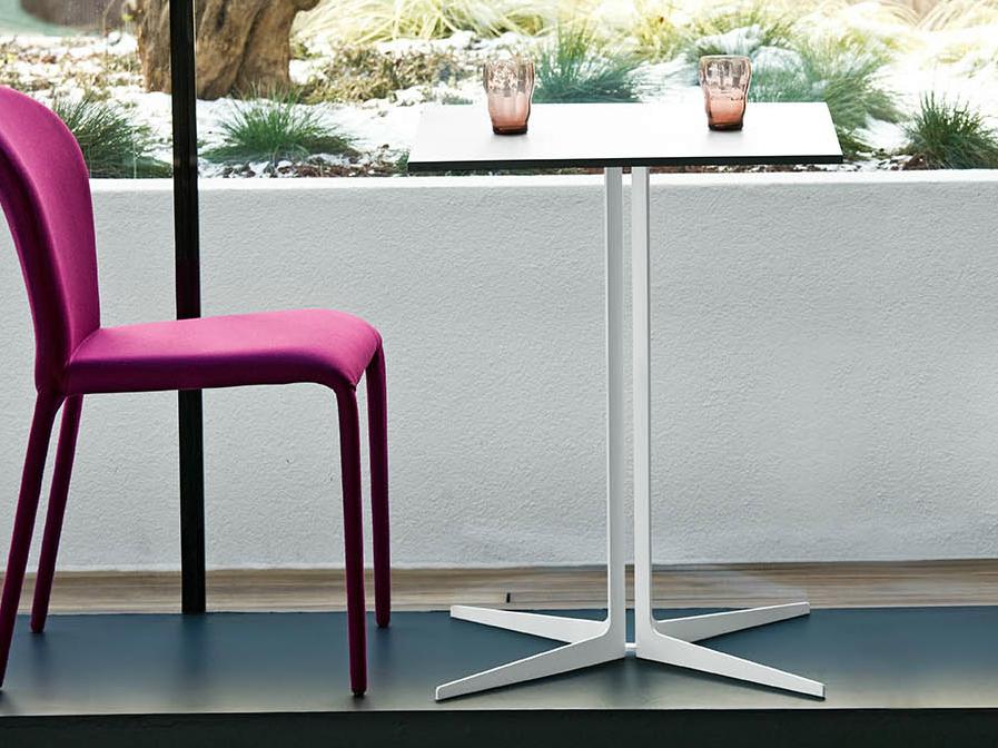 Square table with 4-star base | Sintesy by Midj