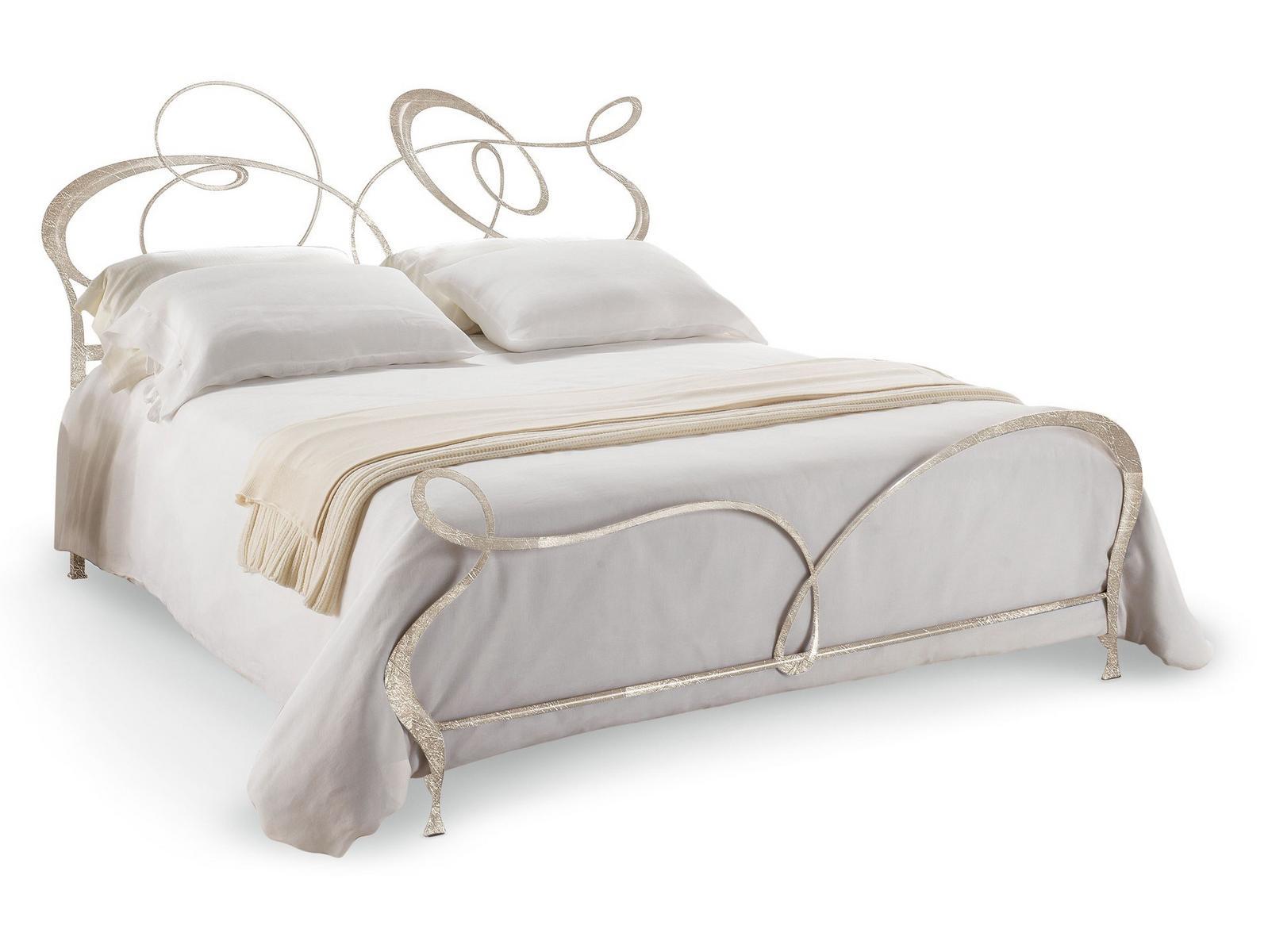 Wrought iron double bed | Ghirigori by Cantori
