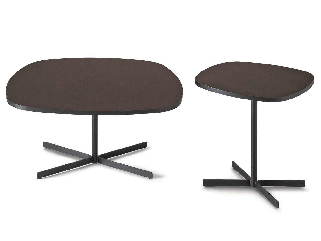 Square coffee table with 4-star base | Island by Arflex