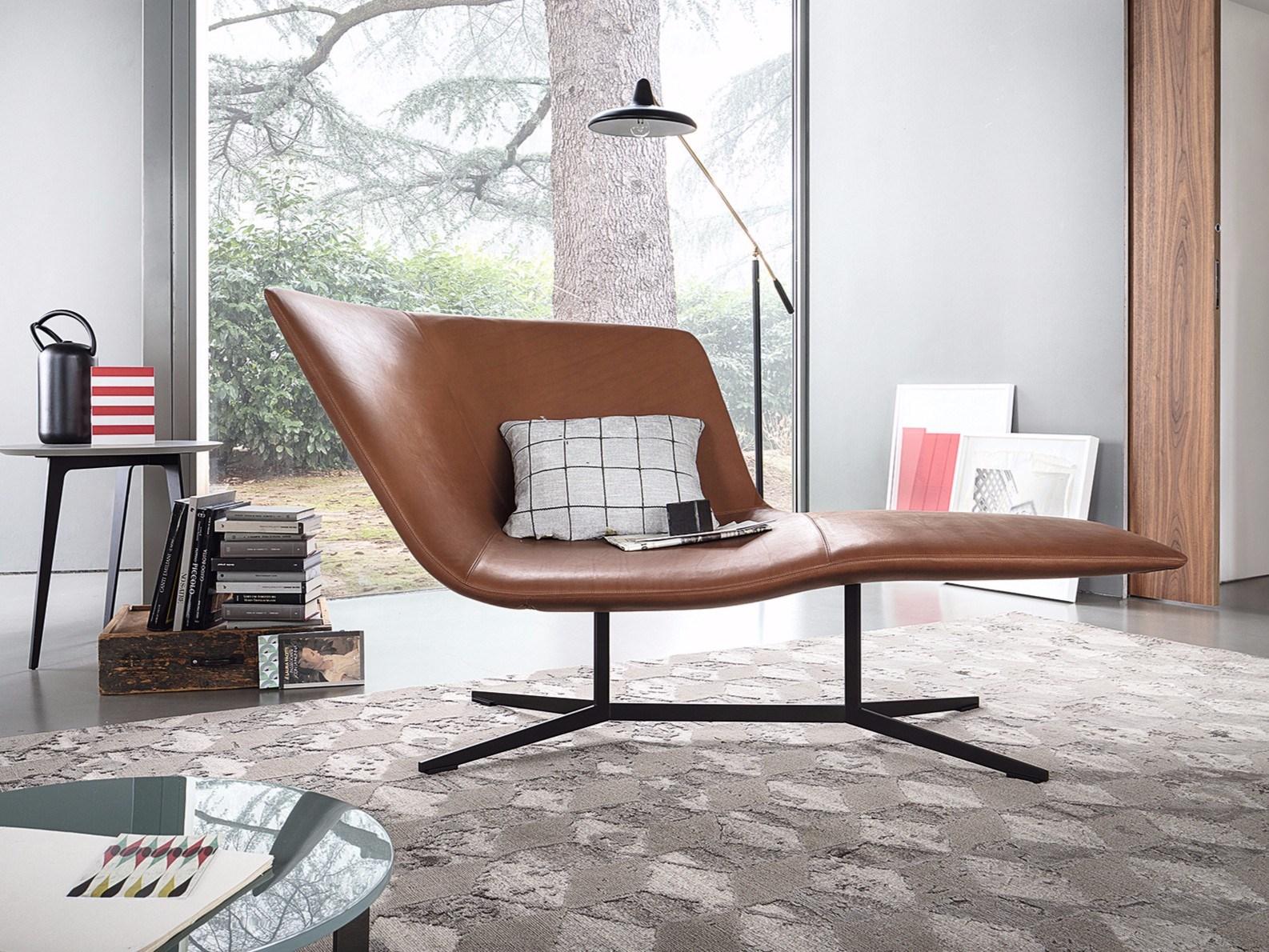 Leather day bed | Eydo by Lema