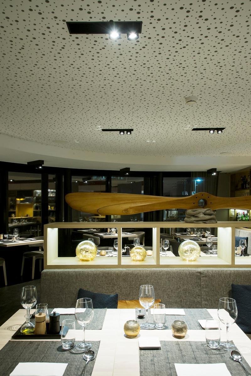 Semi-inset ceiling aluminium spotlight | Coolfin Box by Dark