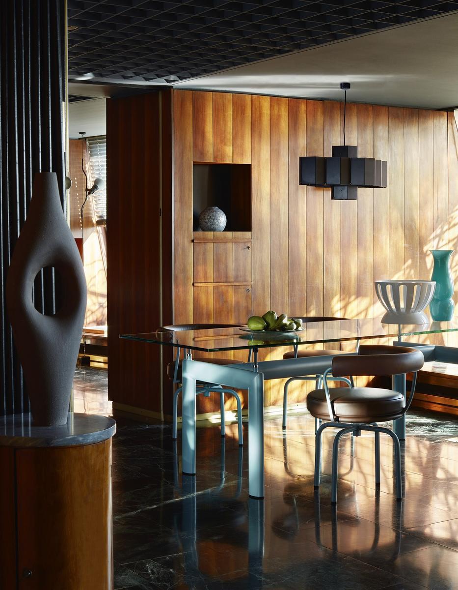 Height-adjustable table | Lc6 by Cassina