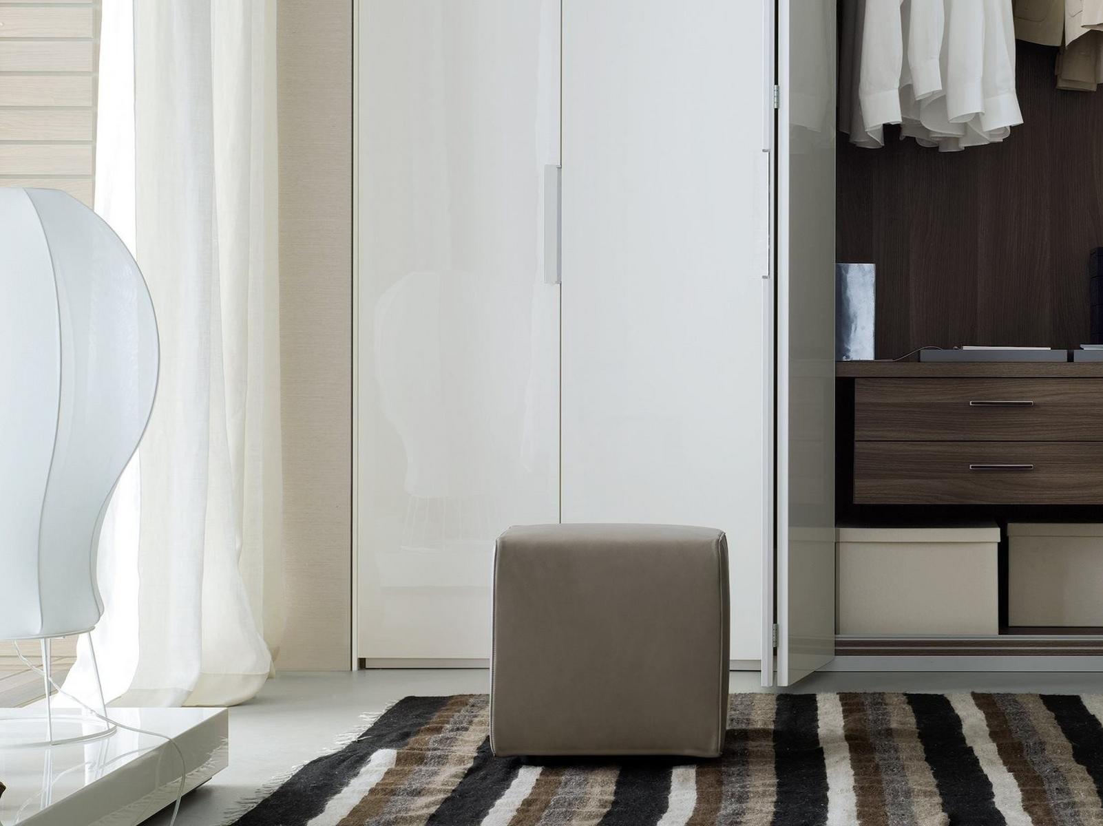 Upholstered fabric pouf | Play by Poliform