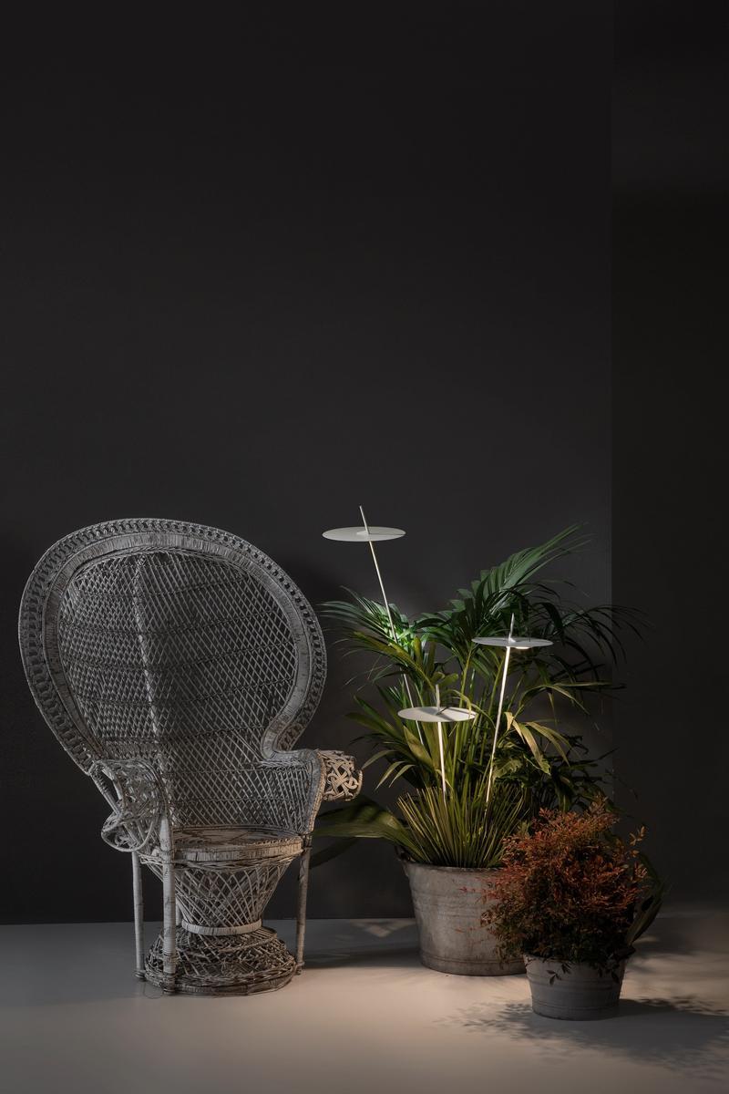 LED aluminium floor lamp | Xana by Karman