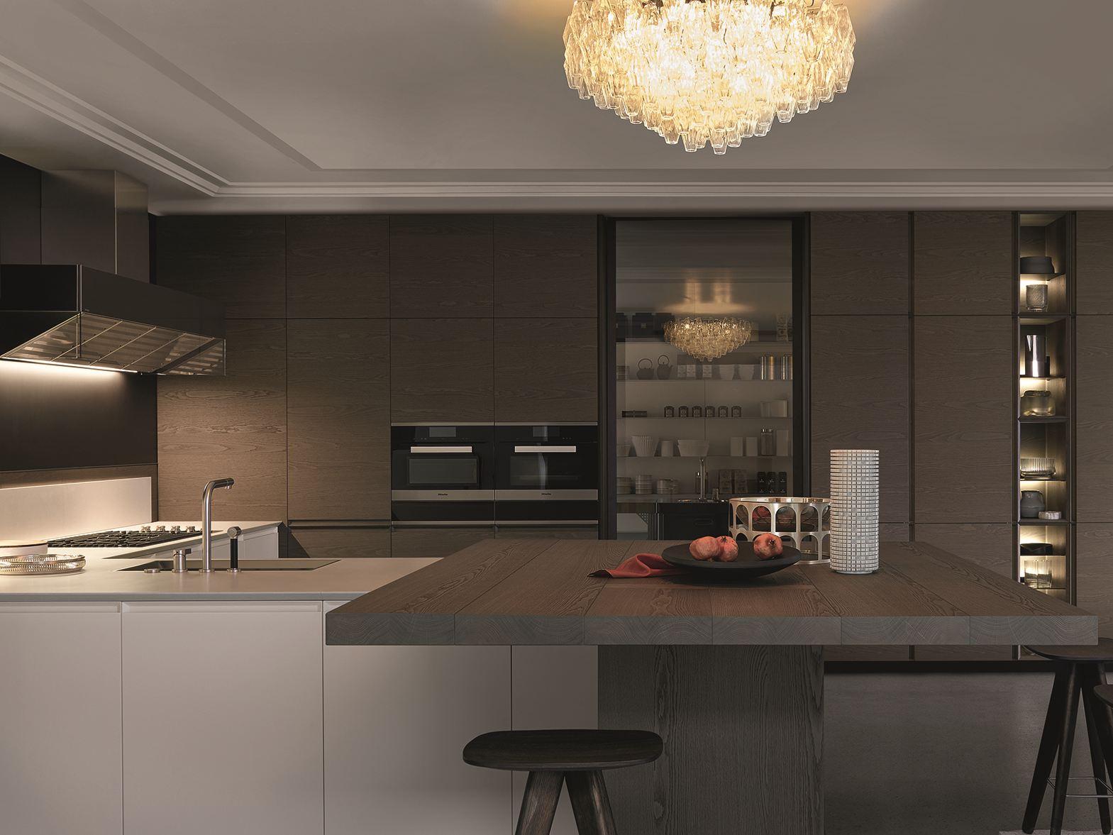 Wood and glass fitted kitchen Poliform Trail