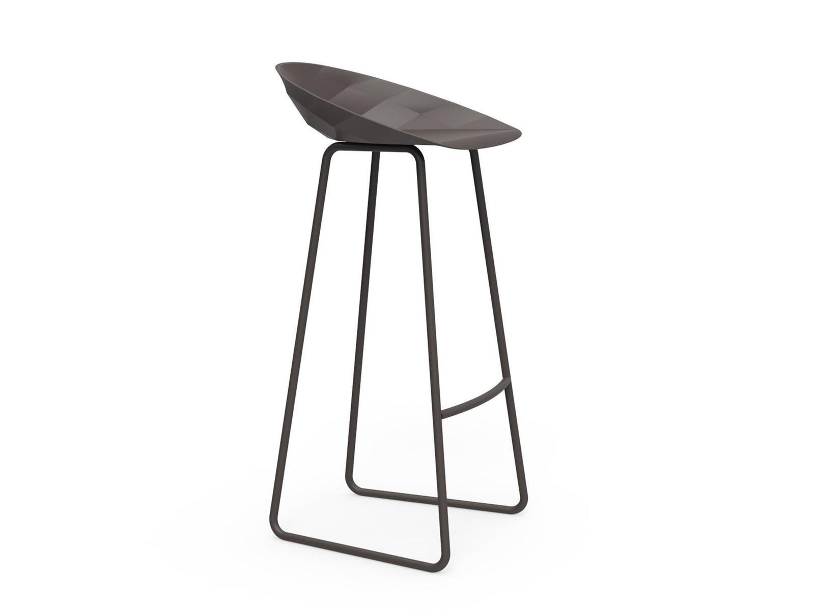 Sled base garden stool | Vases by Vondom