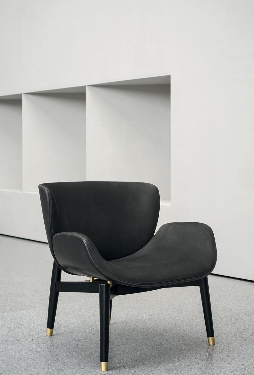 Leather armchair with armrests | Jorgen by Baxter