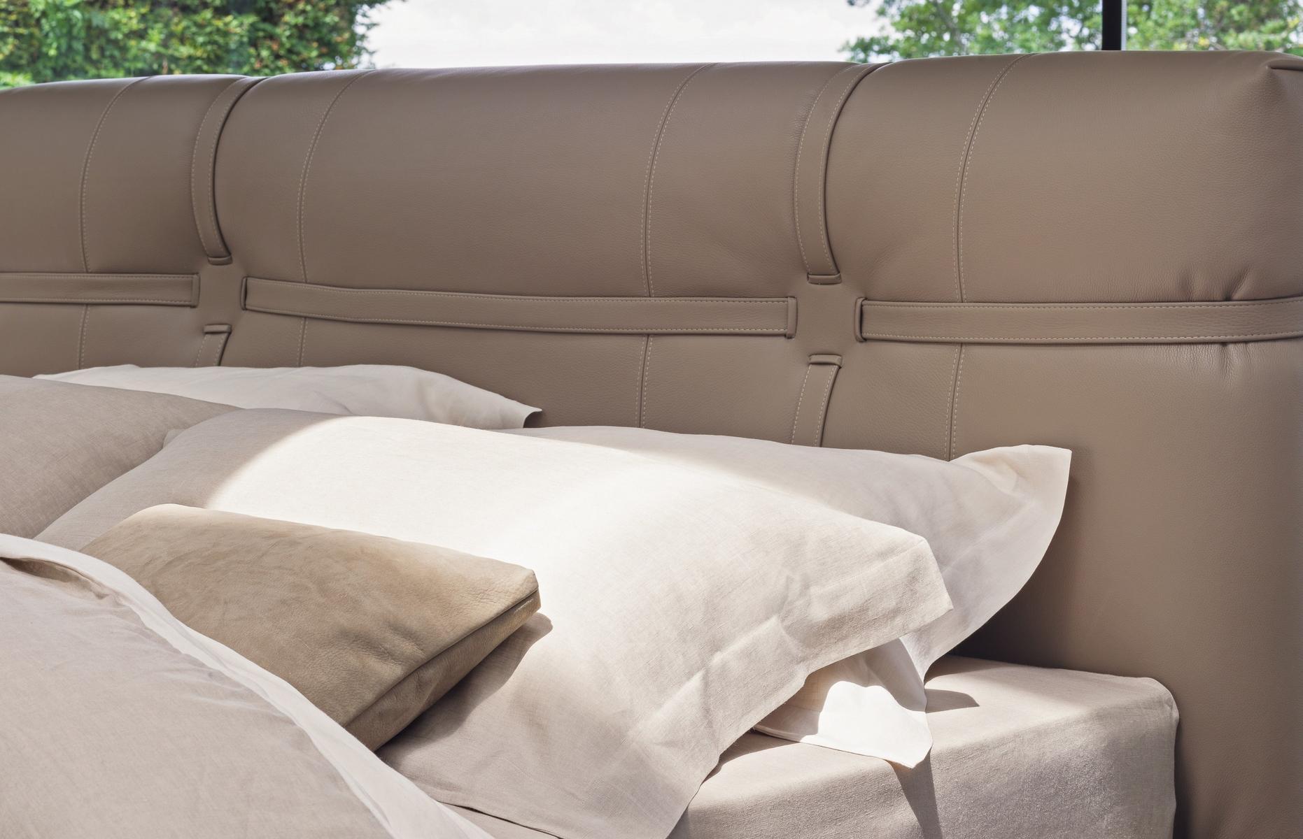 Upholstered leather double bed | New Bond by Flou