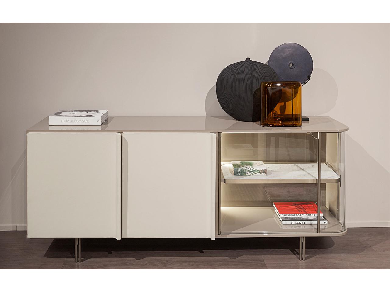 Lacquered wooden sideboard with leather doors | Zero by Turri