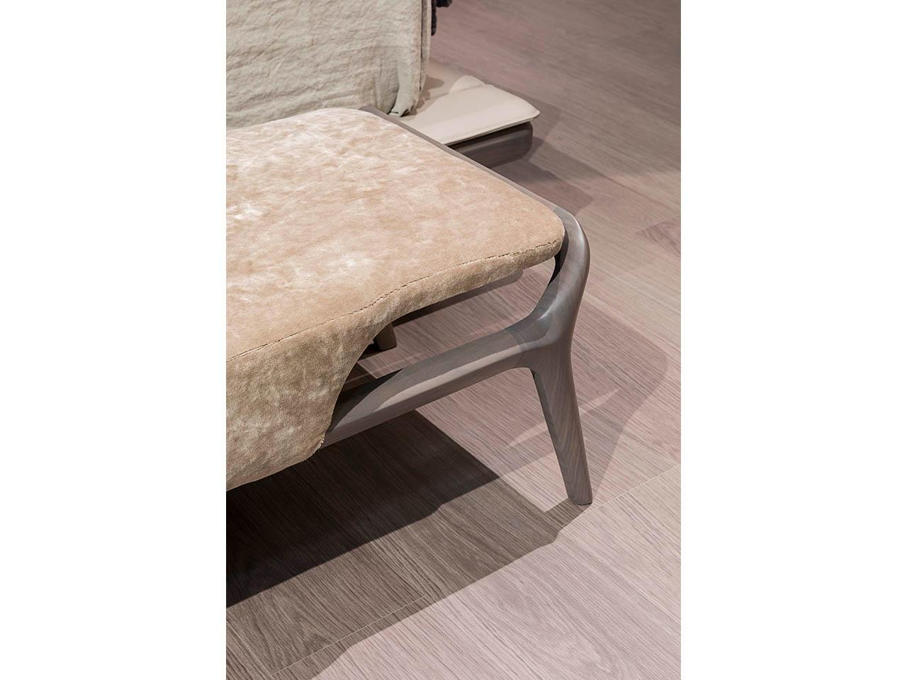 Velvet bench | Vine by Turri