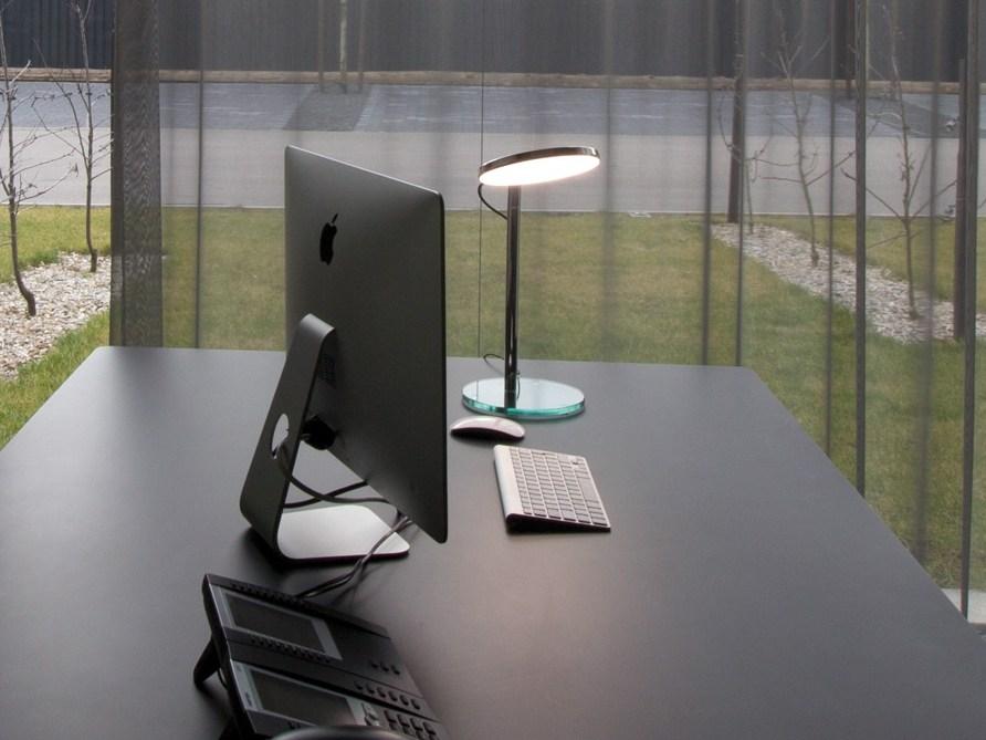 LED adjustable table lamp | Avveni Table by Sattler