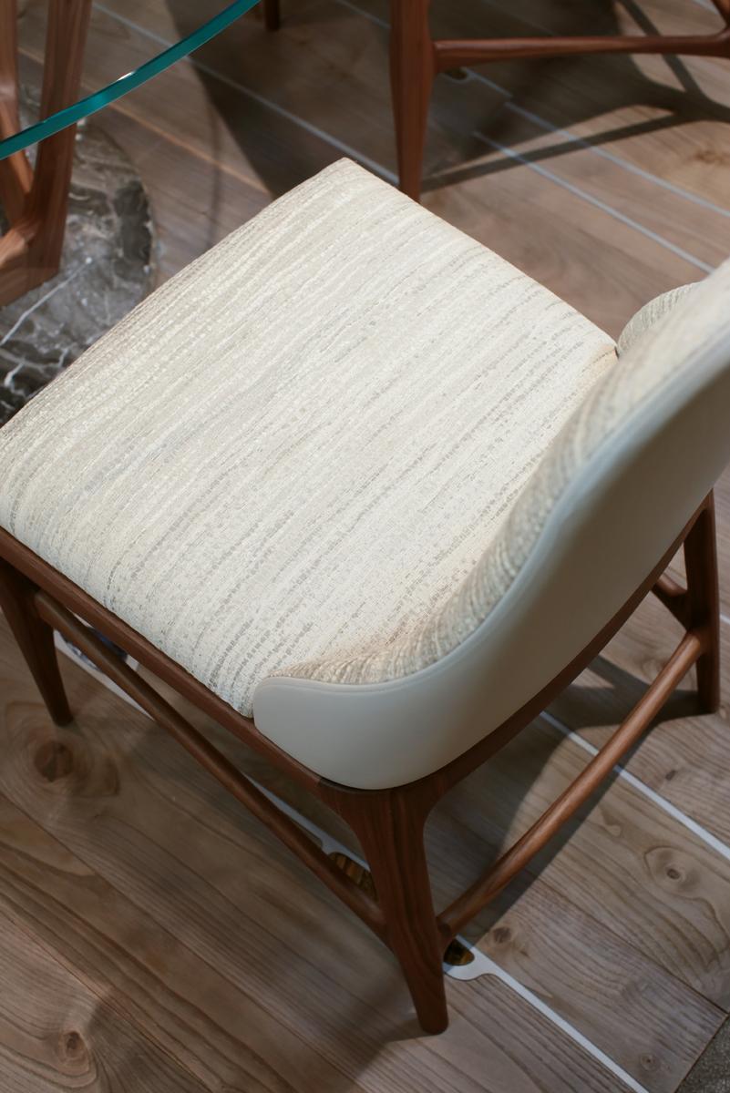 Upholstered fabric chair | Elara by Ezio Bellotti