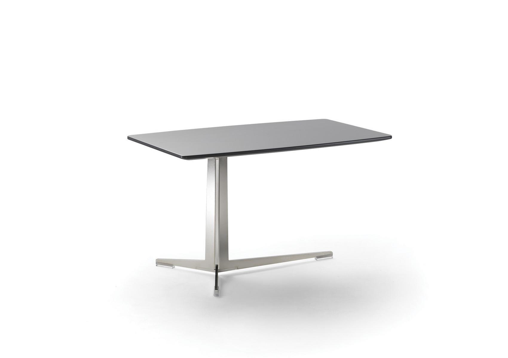 Wooden coffee table with 4-star base | Fly by Flexform