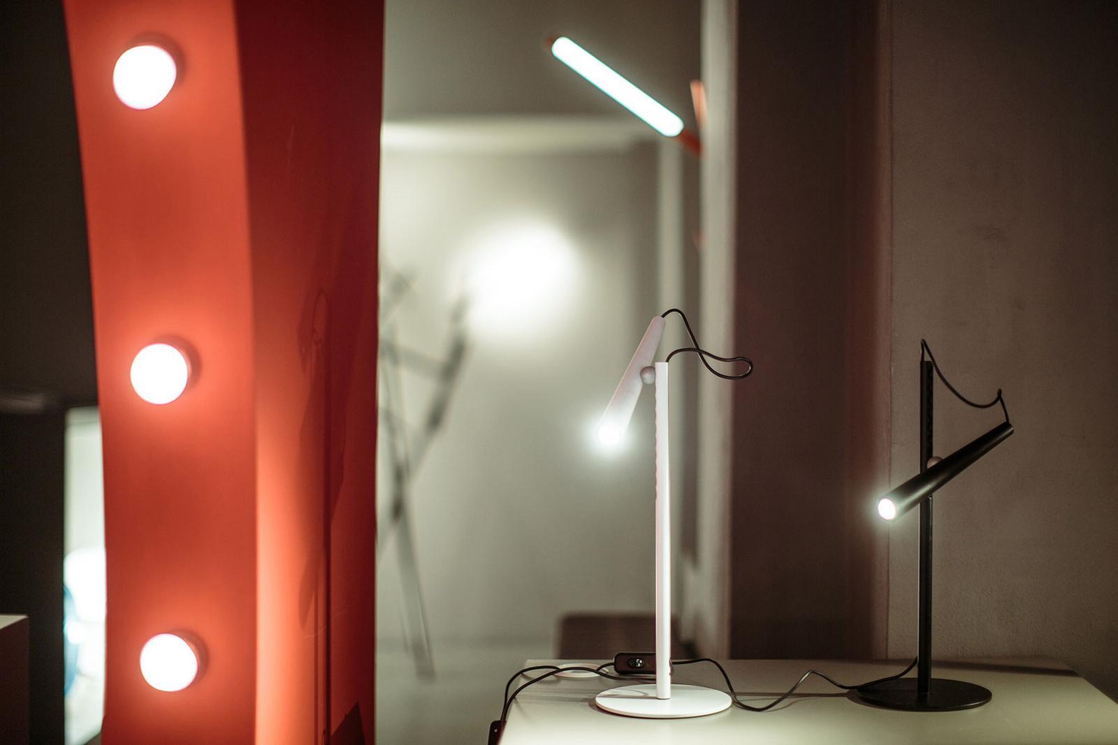 Metal floor lamp | Magneto by Foscarini