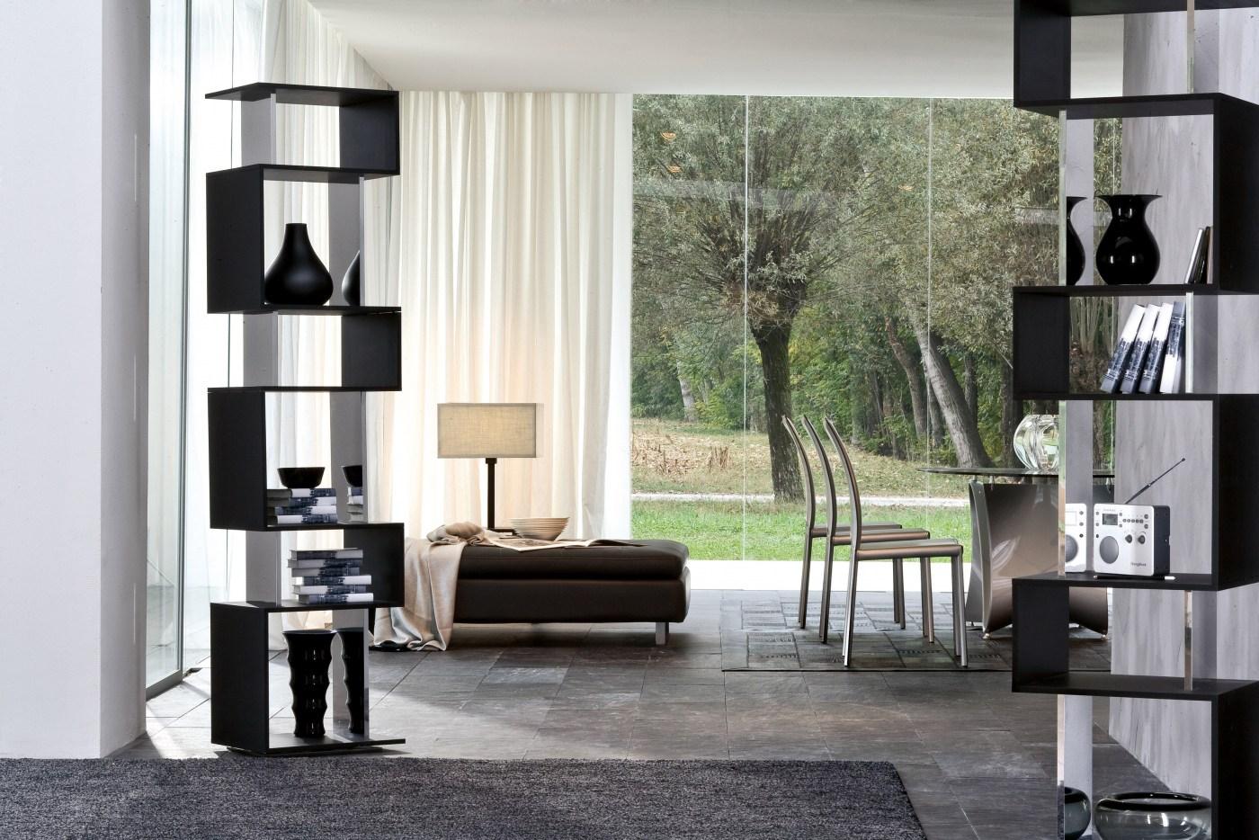 Swivel wood and glass bookcase | Osuna by Tonin Casa