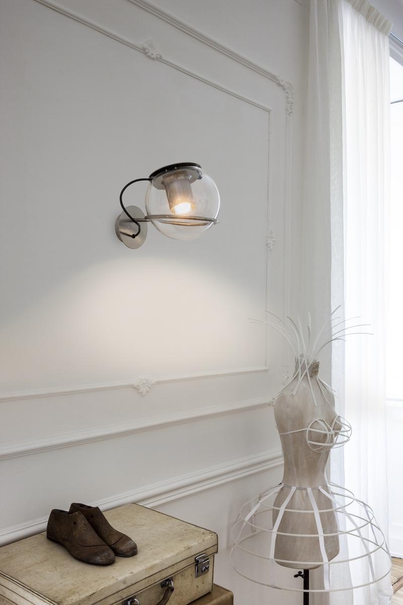 Direct light blown glass wall lamp | The Globe - 727 by Oluce