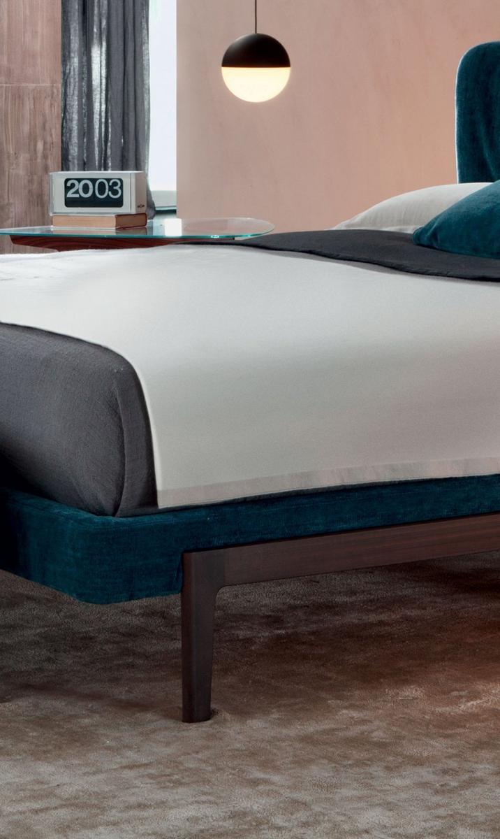 Double bed with upholstered headboard | Fulham by Molteni