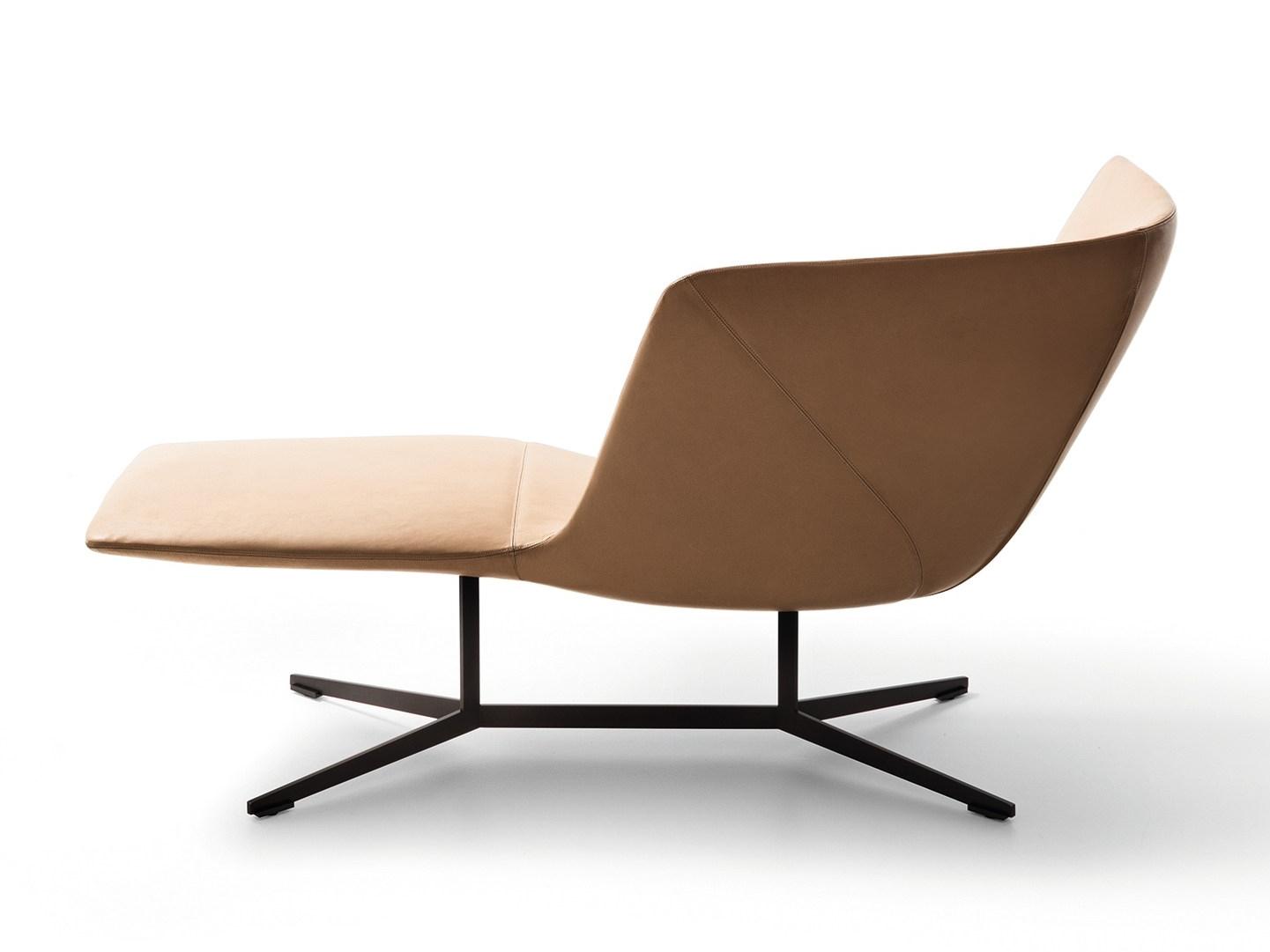 Leather day bed | Eydo by Lema