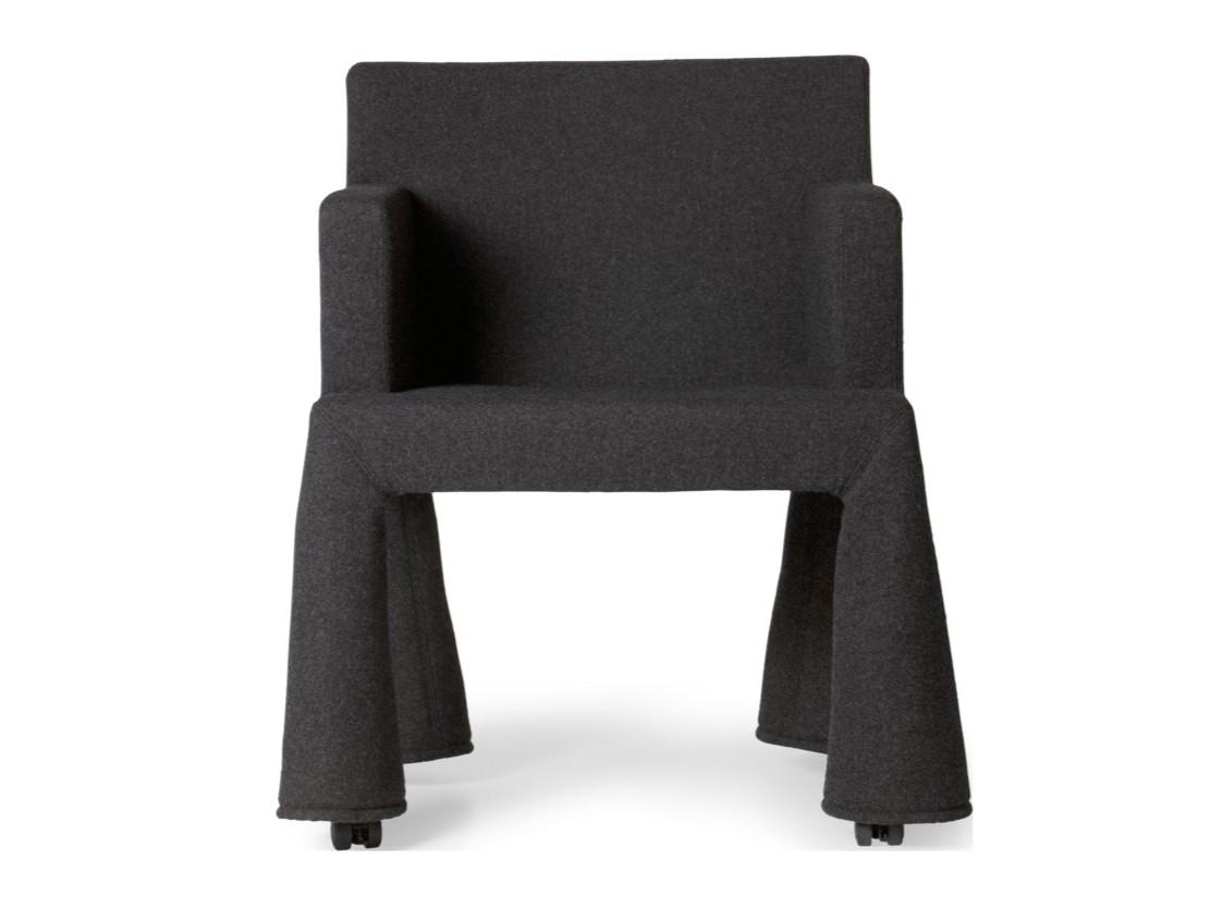 Chair with armrests with castors | V.i.p. Chair by Moooi