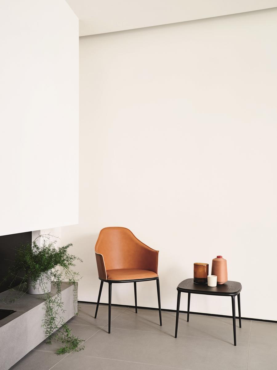 Leather chair with armrests | Lea P by Midj