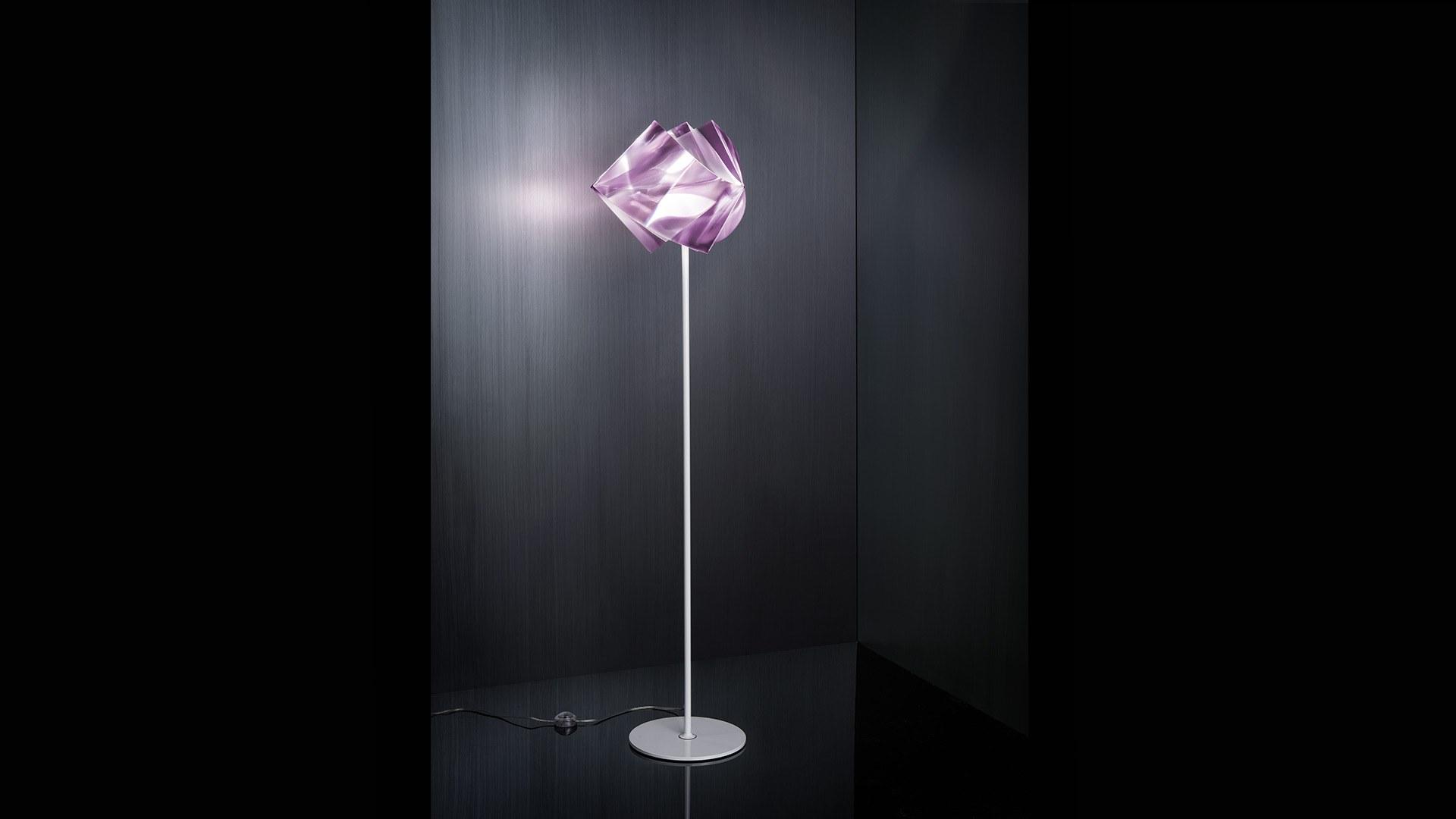 LED Lentiflex® floor lamp | Gemmy Prisma by Slamp