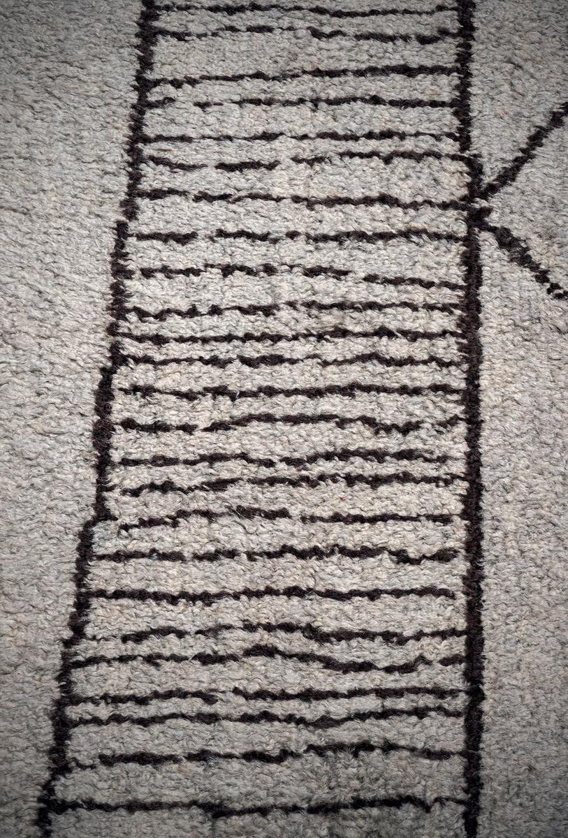 Patterned handmade wool rug | Berbère Pattern A by Baxter