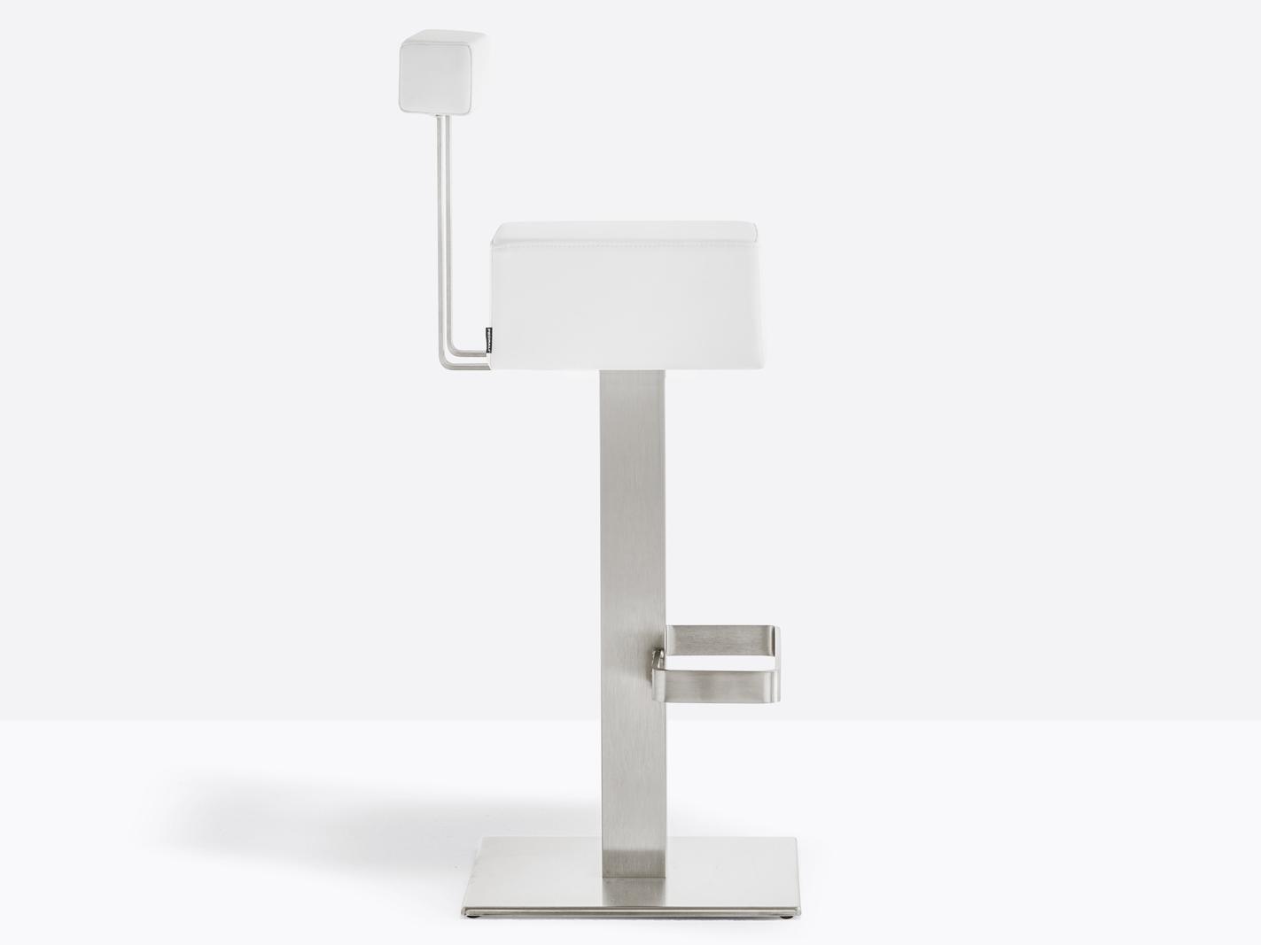 High stool with back with footrest | Hx 4448 by Pedrali