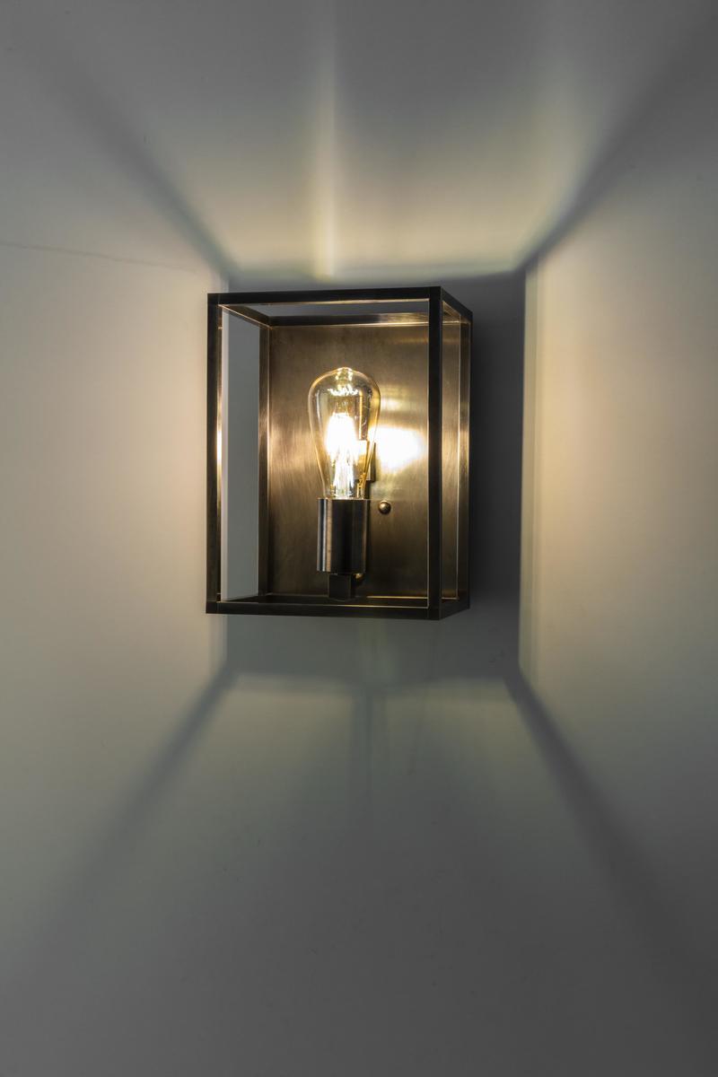 Industrial wall lamp with cover plate | Cubic by Moretti
