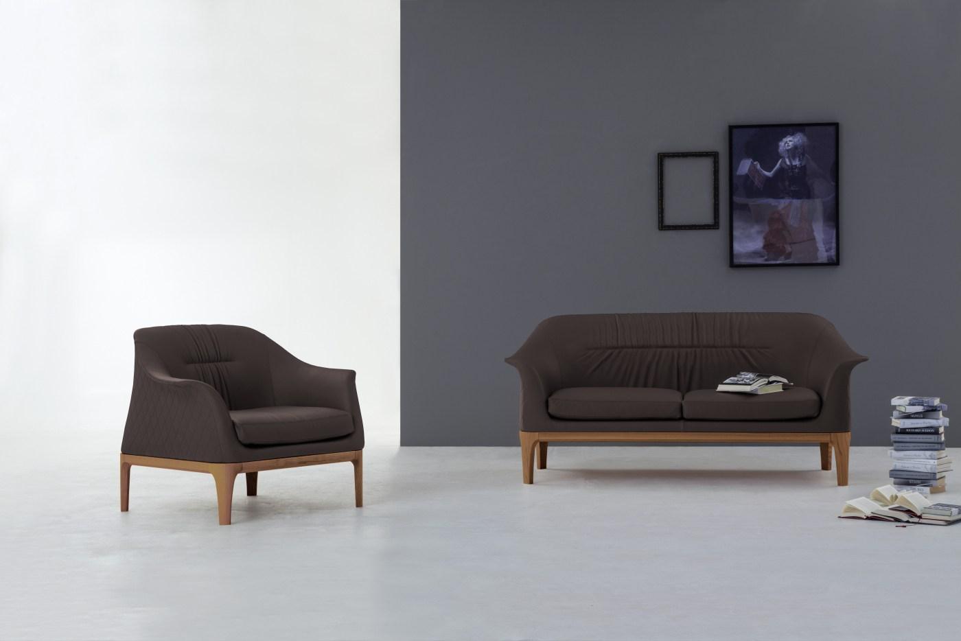 Upholstered leather armchair with armrests | Tiffany by Tonin Casa