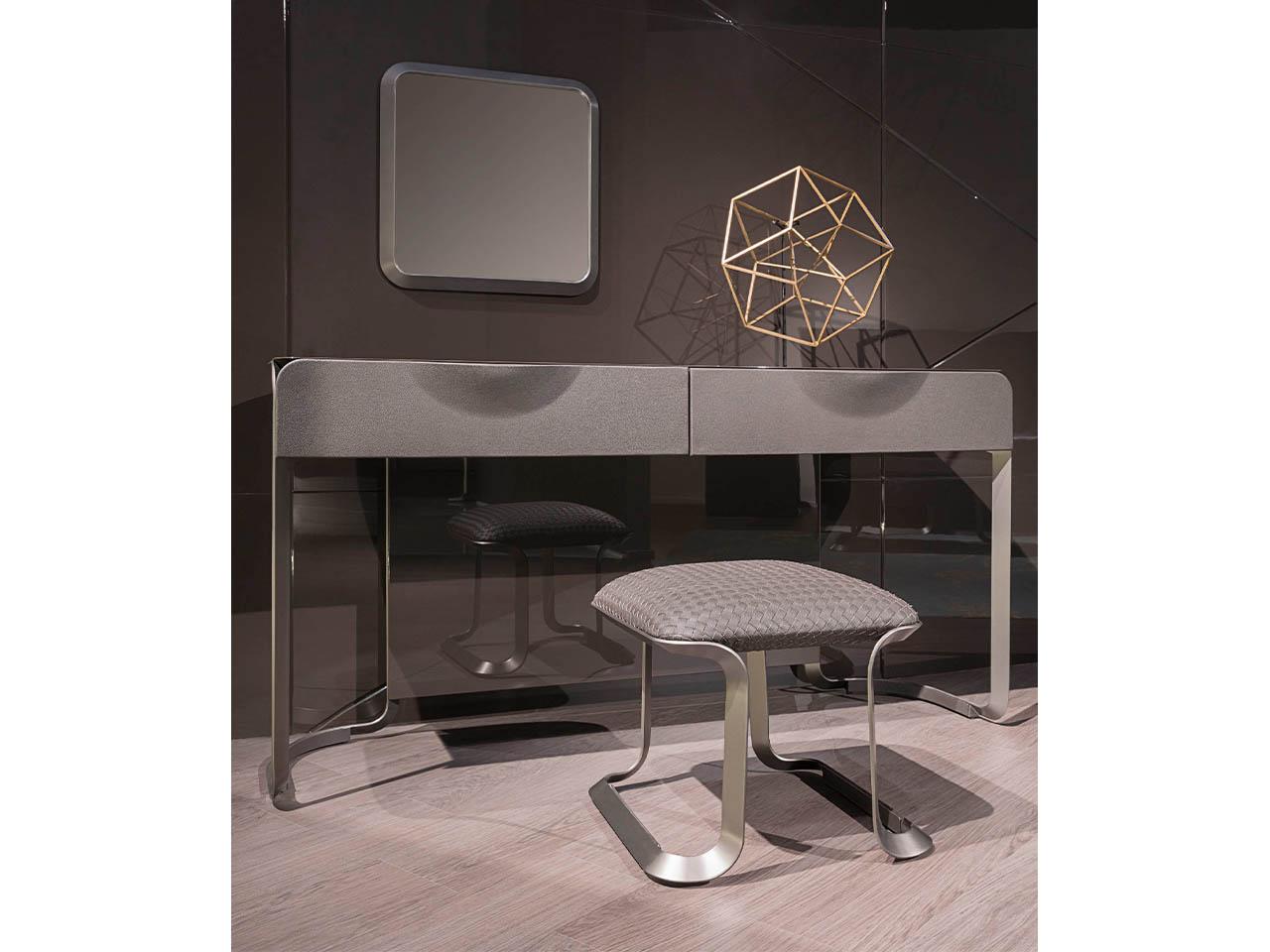 Low stool with integrated cushion | Milano by Turri