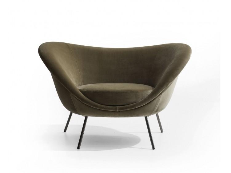 Fabric armchair with armrests | D.154.2 by Molteni