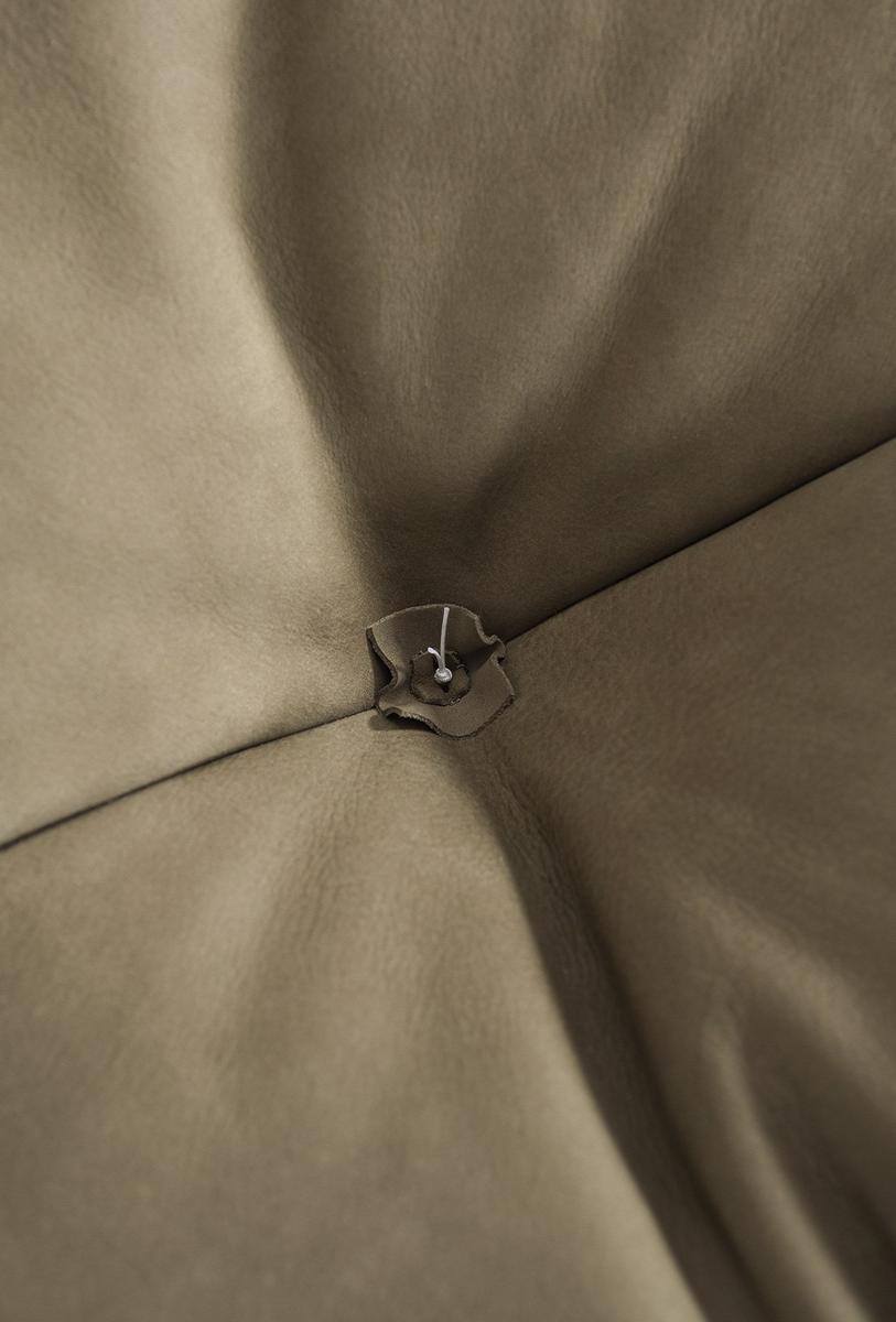 Leather sofa | Milano by Baxter