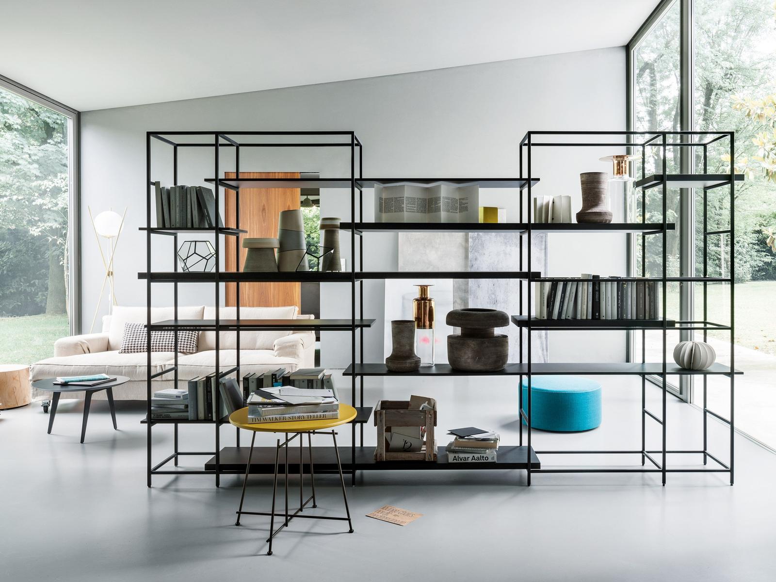 Sectional metal bookcase | Plain by Lema