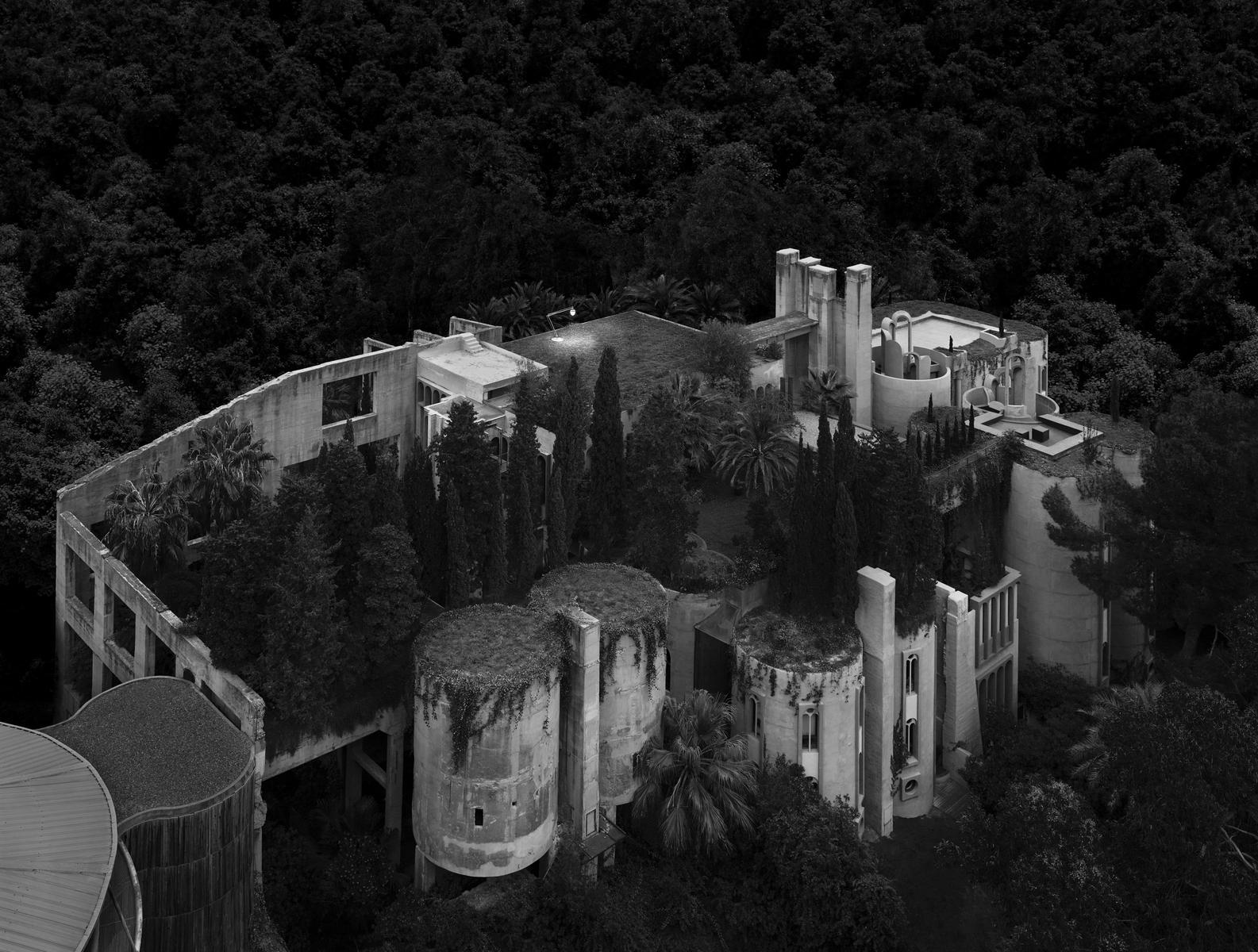 LED adjustable PVC Floor lamp | Superarchimoon Outdoor by Flos