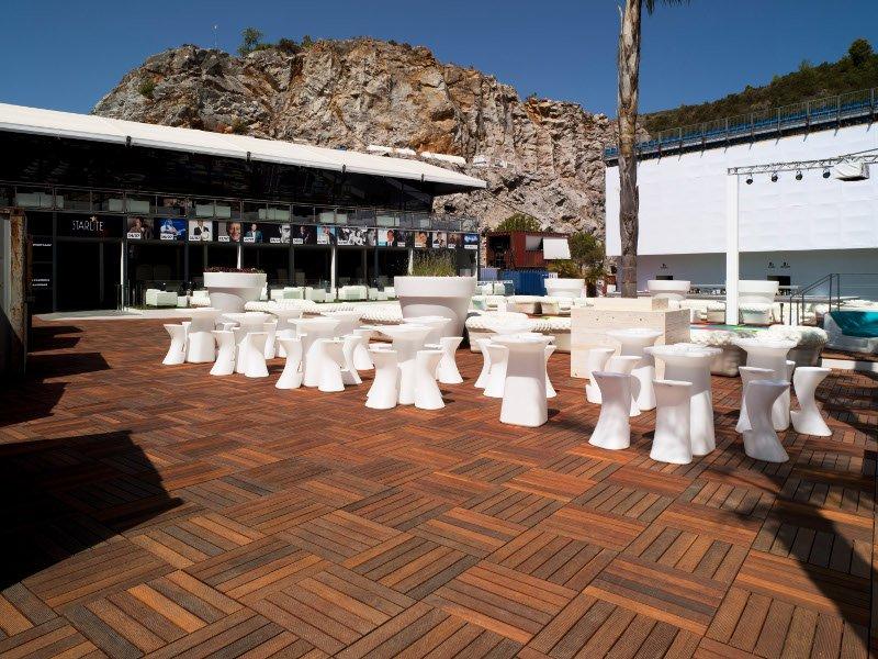 Polyethylene high table | Moma Aire High by Vondom