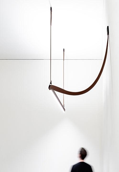 LED tanned leather pendant lamp | Belt by Flos