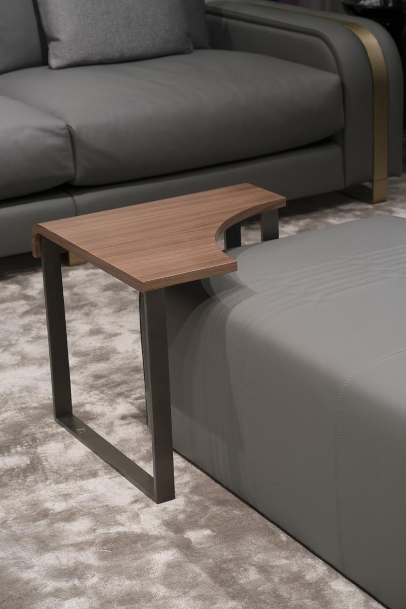 Triangular metal side table and walnut top | Tulip by Bruno Zampa