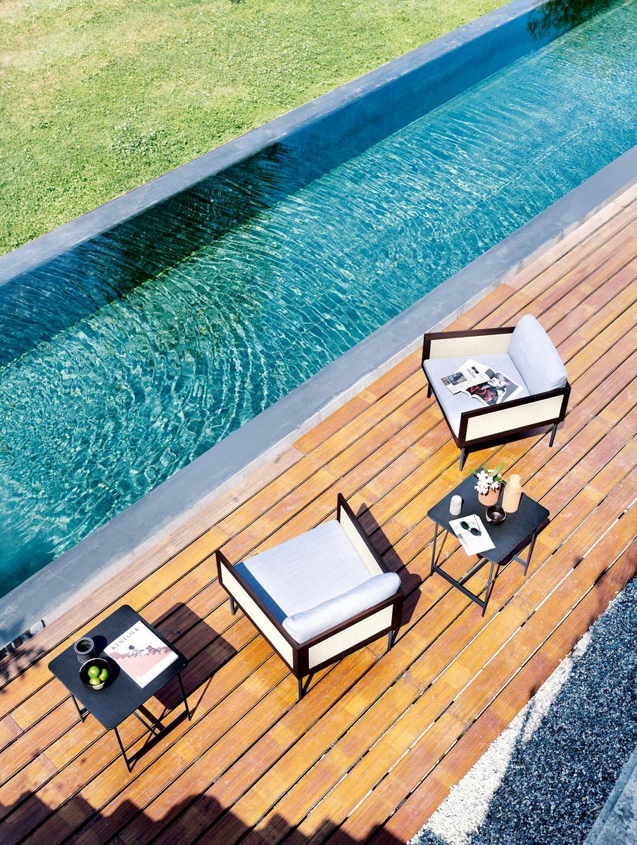 Armchair with armrests | Loom by Potocco