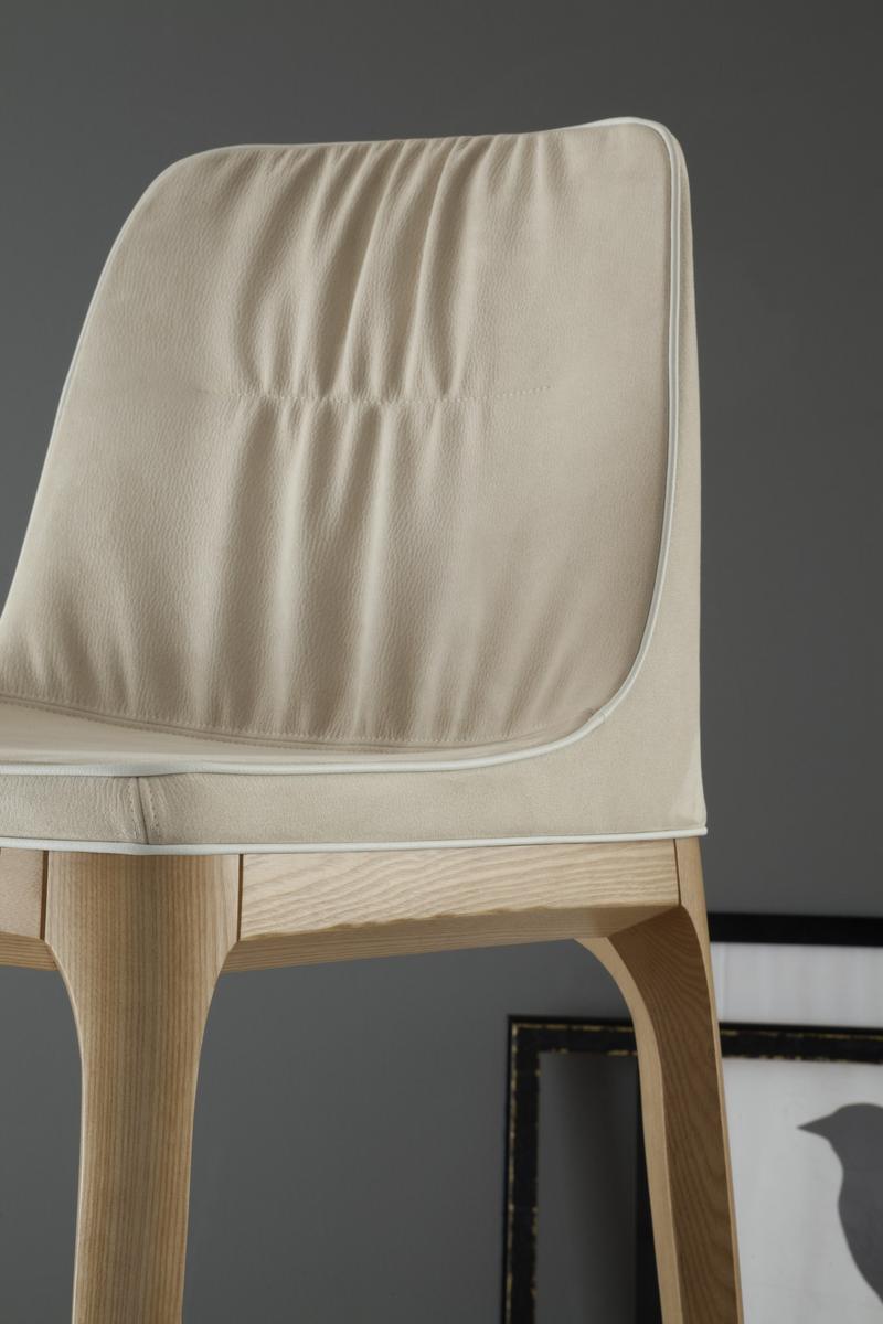 High upholstered stool | Mivida by Tonin Casa
