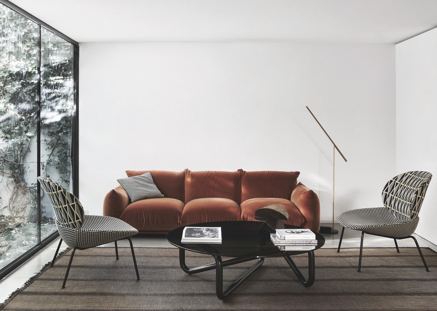 Upholstered fabric easy chair | Tellin by Arflex