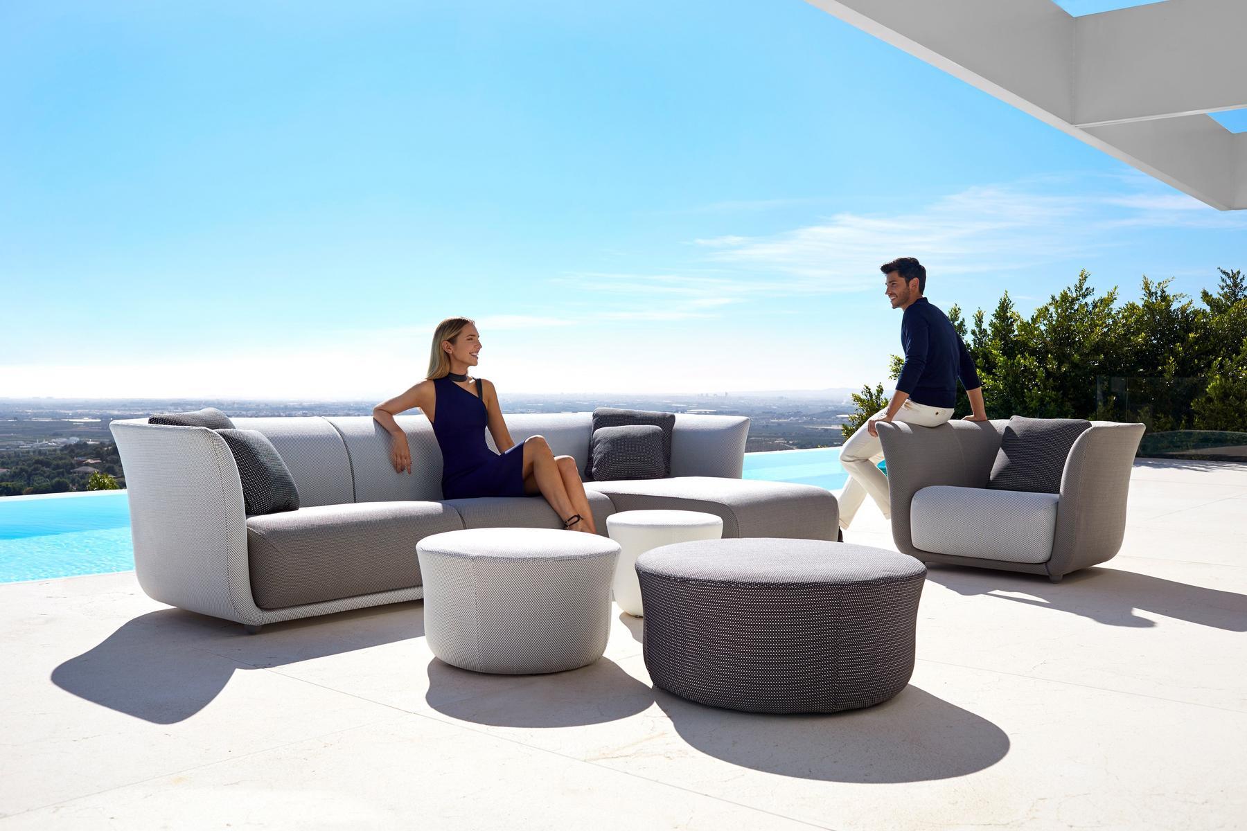 Modular fabric garden sofa | Suave by Vondom