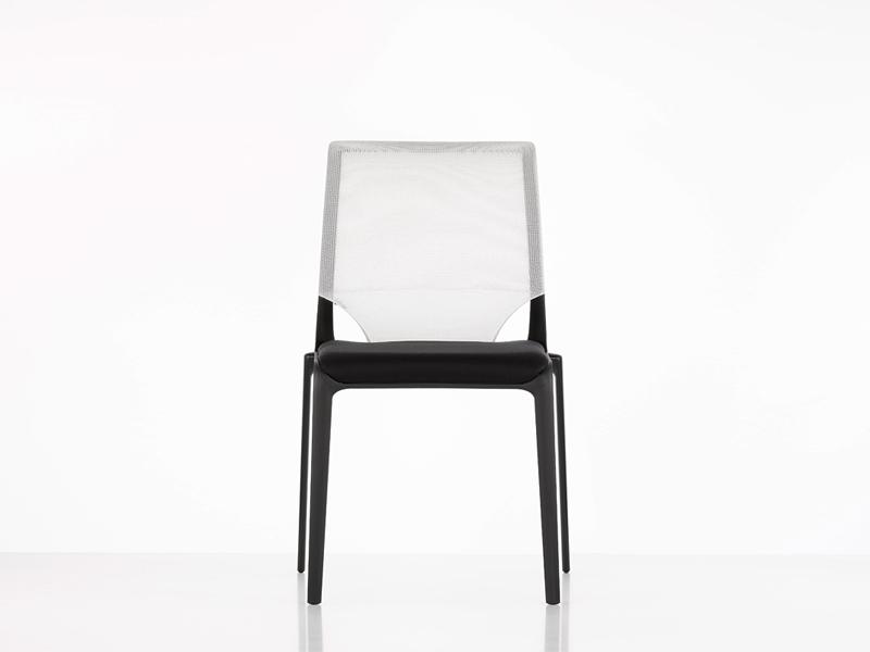 Stackable mesh chair | Medaslim by Vitra