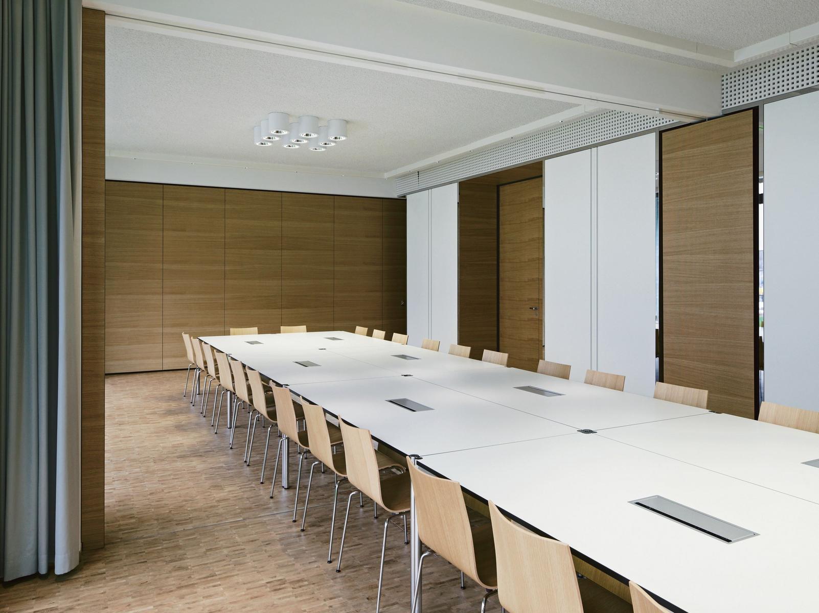 Meeting table | Haller Conference Table by USM