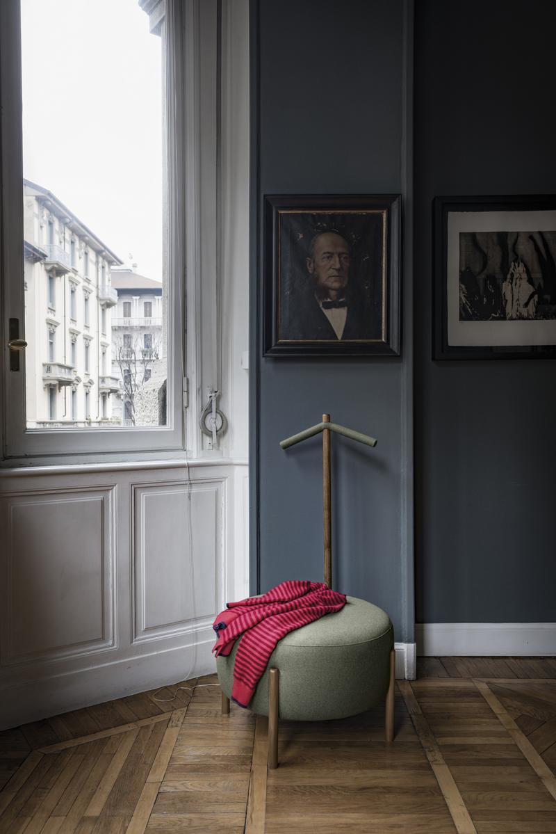 Upholstered round fabric pouf | Flag by Bolzan letti