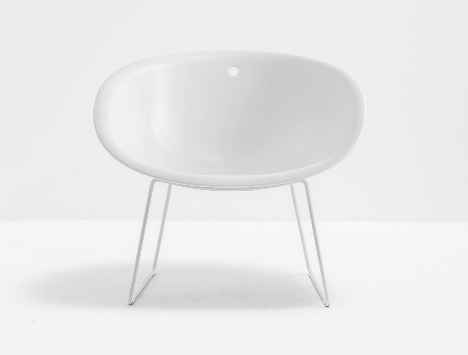 Sled base technopolymer easy chair | Gliss Lounge 340 by Pedrali