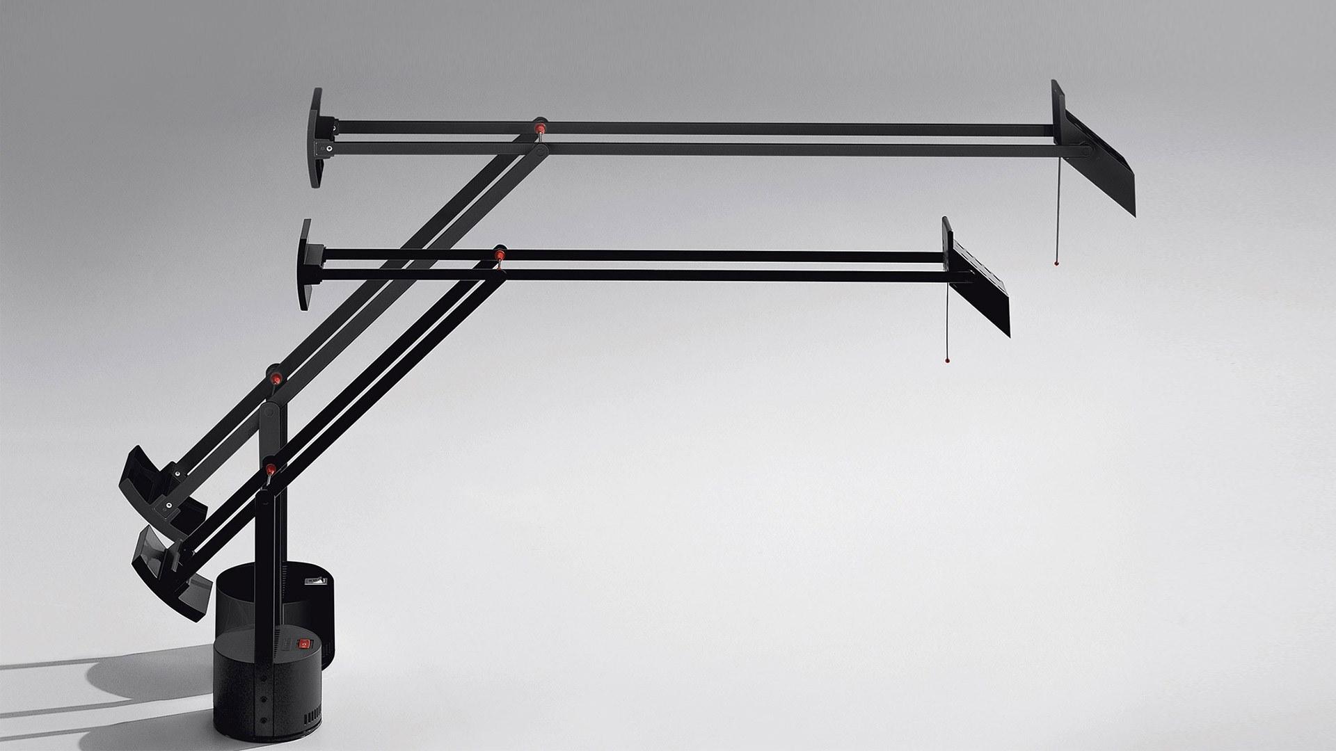 LED adjustable desk lamp | Tizio by Artemide