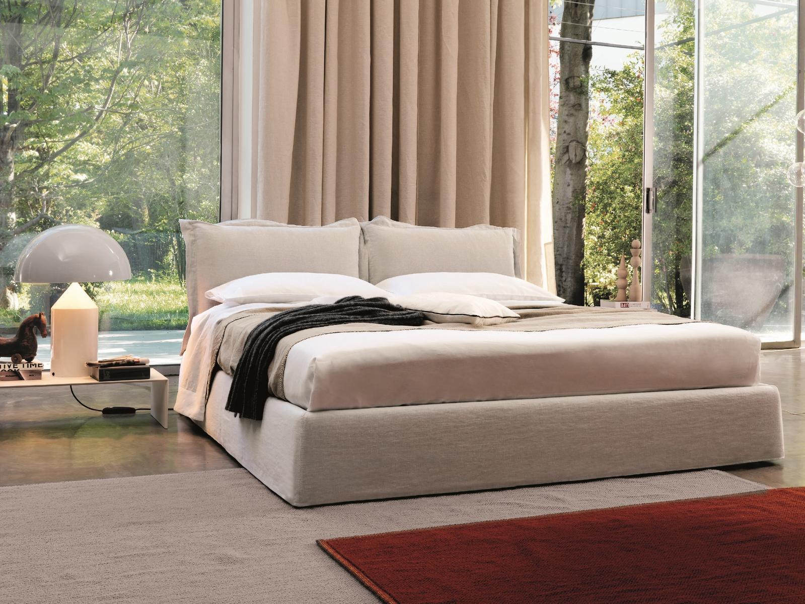 Storage bed | Vanity by Desiree